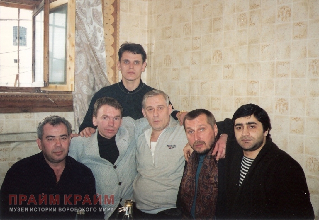 Александр Тимошенко (Тимоха, второй справа). Челябинская область, Россия. 1997 год. Фото: primecrime.ru