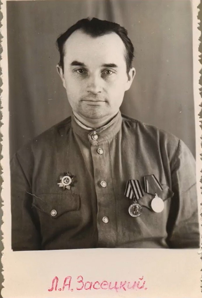 Лев Засецкий в военной форме. Из архивов Кимовского историко-краеведческого музея. Скриншот мини-фильма киностудии “Базилевс” Лев Засецкий в военной форме. Из архивов Кимовского историко-краеведческого музея. Скриншот мини-фильма киностудии “Базилевс”