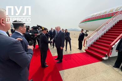 Александр Лукашенко и премьер-министр КНДР Ким Ток Хун. 25 марта 2026 года, КНДР. Фото: "Пул первого"