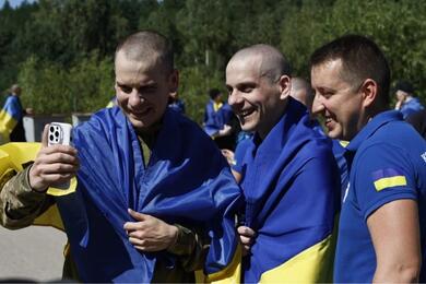 Украинские военнопленные после возвращения в Украину, 14 августа 2025 года. Фото: Координационный штаб по вопросам обращения с военнопленными