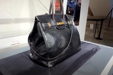 Сумка, которую Hermès сделала для Джейн Биркин. Скриншот: видео аукциона