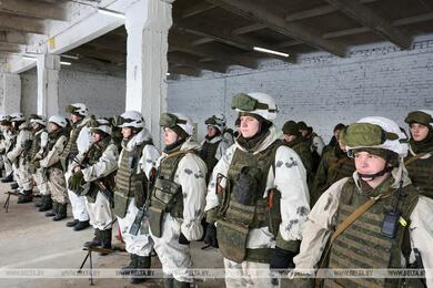 Во время внезапной проверки боеготовности 19-й отдельной гвардейской механизированной бригады, 23 января 2026 года. Фото: Максим Гучек / БелТА Во время внезапной проверки боеготовности 19-й отдельной гвардейской механизированной бригады, 23 января 2026 года. Фото: Максим Гучек / БелТА