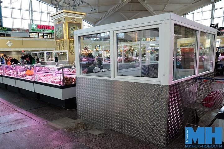 Мясные ряды на Комаровке. Фото: "Минск-Новости"