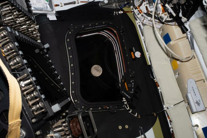Снимок Луны из космического корабля Orion. 6 апреля 2026 года. Фото: NASA